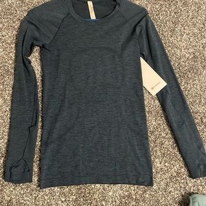 NWT Lululemon navy swiftly tech